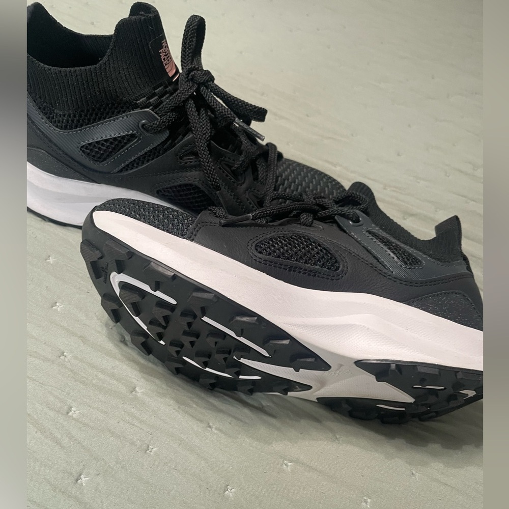 5 black shoes - Picture 3 of 4